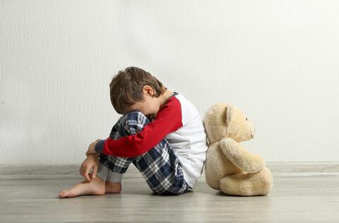 Oman Hotline Receives More Than 700 Calls About Child Abuse