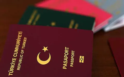 وسائل إعلام: رفض مئات طلبات اللاجئين السوريين للحصول عل الجنسية التركية