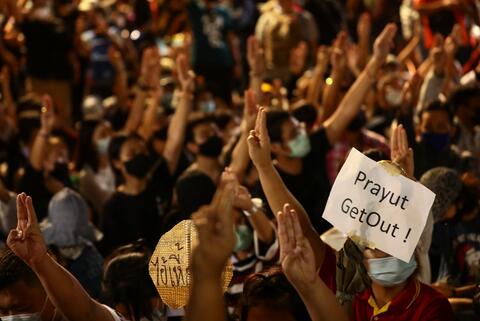 Anti-government Protests in Thailand Widen Beyond Bangkok