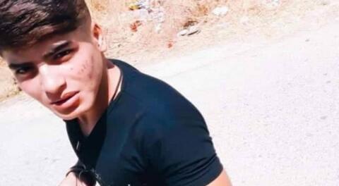 شاهد رد فعل فتى الزرقاء بعد الحكم على المتهمين الستة بالإعدام‎ شنقًا حتى الموت