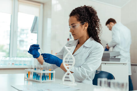 Arab Women May Soon Take The Lead in Scientific Research and Innovation