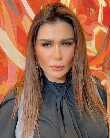 نادين الراسي بجلسة تصوير جريئة..والجمهور 