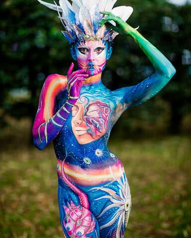 Check it Out! Body Artist Transforms Naked Bodies Into Lifelike Animals