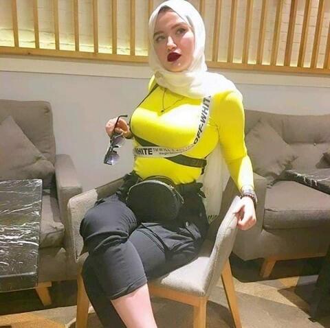 بعد خروجها من السجن وخلع الحجاب.. حنين حسام تعلن ارتباطها: 