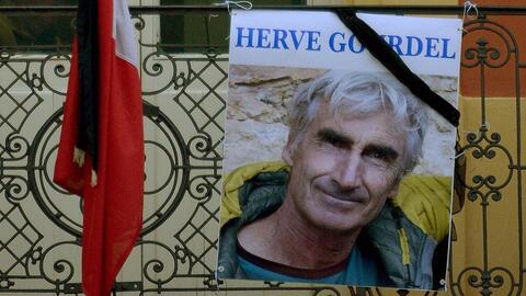 الجزائر: بدء محاكمة متهمين بقتل سائح فرنسي