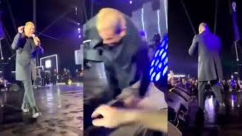 Ouch! Amr Diab FALLS on Stage During a Concert in Egypt.. Video