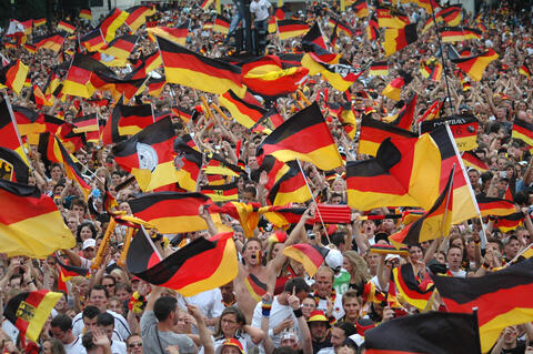 German Football Support Migrants Building Qatari Stadiums