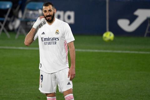 بنزيمة يحقق رقماً جديداً مع ريال مدريد