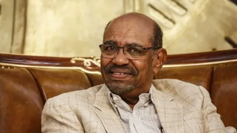 السلطات السودانية تلقى القبض على 12 من أنصار البشير