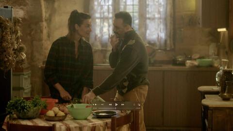 أخطاء في مسلسل عشرين عشرين.. نادين نجيم تحت المطر ولم تصب بقطرة!