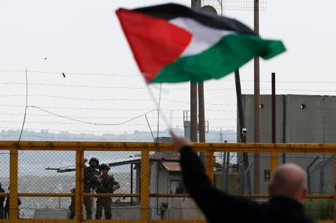 How is Hamas Going to Free Palestinian Prisoners in Israeli Jails?