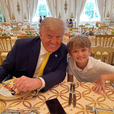 Donald, Melania Celebrate Easter Sunday in Palm Beach