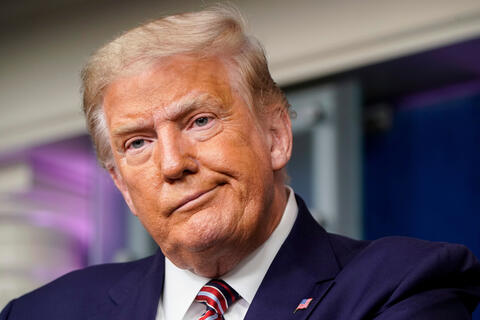 Donald, Melania Celebrate Easter Sunday in Palm Beach