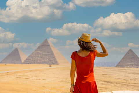 Egypt Aims to Make up to $7 Billion in Tourism Revenues