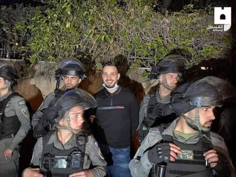 القوات الإسرائيلية تقتحم باحات الأقصى وتهاجم المصلين بقنابل الصوت والغاز