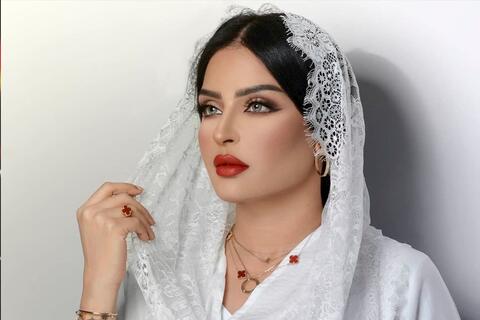 بدور البراهيم تنصح متابعاتها بشرب البيرة.. وأحداهن ترد 