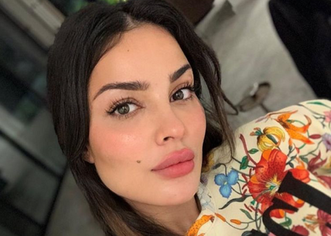 نادين نجيم تكشف عن لونها المفضل بإطلالة راقية على (إنستجرام)