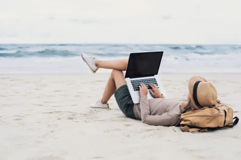 The UAE in the 2021 Summer: Work From the Beach