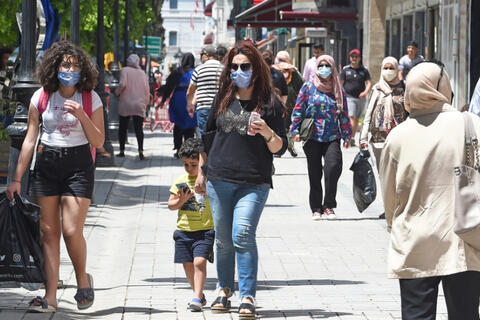 تونس: اصابة رئيس الحكومة وتوسيع الحظر على 3 ولايات بسبب كورونا