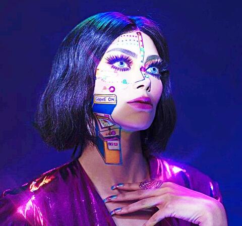 Saudi Makeup Artist Creates Content That Breaks The Rules