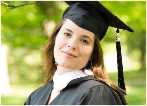 أميرة مغربية تحتفل بتخرجها من جامعة برينستون البريطانية