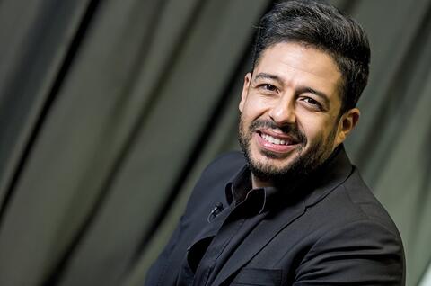 محمد حماقي يكشف عن (يا نسيم) و يكشف موعد طرح البومه الجديد