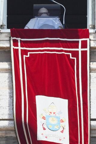Pope Francis Doing Well After Intestinal Surgery 