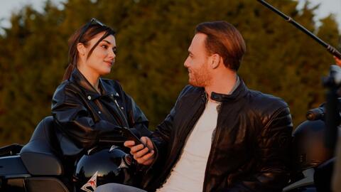 Arab Fans Leak Kerem Bürsin and Hande Erçel Kiss of Sen Çal Kapimi's Next Episode