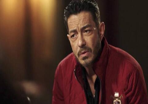 سيدة تستفز أحمد زاهر.. والأخير يطلب منها الغاء متابعته