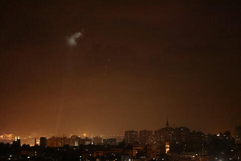 Israeli Resumes Attack on Gaza 