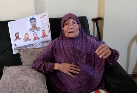 Hundreds of Spoons Envelop the Israeli Embassy in Washington