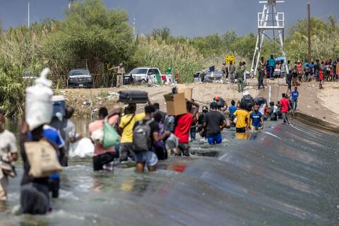 Border Patrol Removes 14,800 Migrants Under a Texas Bridge