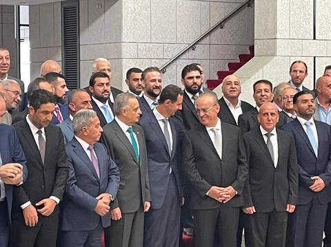 الاسد يشترط على اهالي درعا عدم شتمة على الفيس بوك