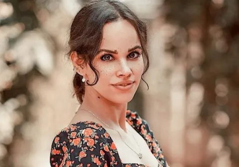 نور عمرو دياب تعلن موعد زفافها و تؤكد:(لم أر والدي منذ سنتين)