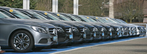 مجموعة دايملر تعلن انفصالها بشكل رسمي عن مرسيدس بنز 