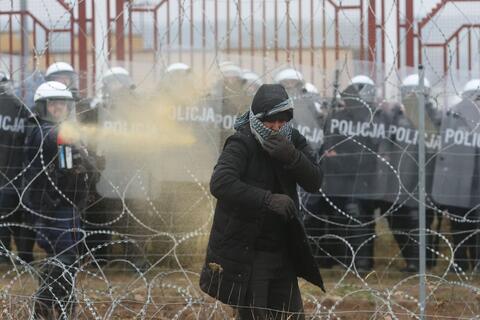 The Polish Military Attack Migrants on The Border With Belarus