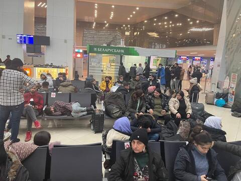 رئيس بيلاروسيا يأمر بتوزيع المساعدات على المهاجرين على حدود بولندا
