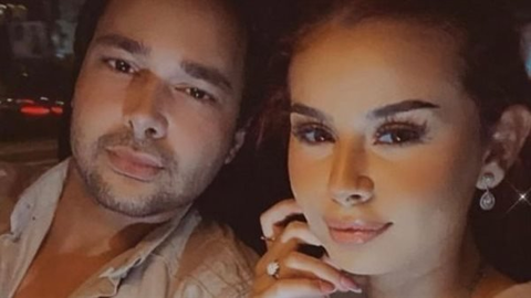 منة عرفة توجه صفعة قوية لحبيبها السابق علي غزلان وتعلن خطوبتها!