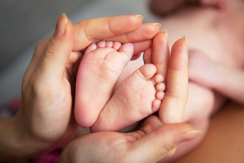 Believe it or Not! British Newborn Weighs Around 28 Kilos