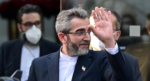 Iran Takes 'Tough' Stand as Vienna Delegates Consult With Their Home States