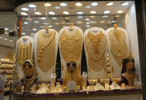 الذهب في الإمارات يستقر اليوم
