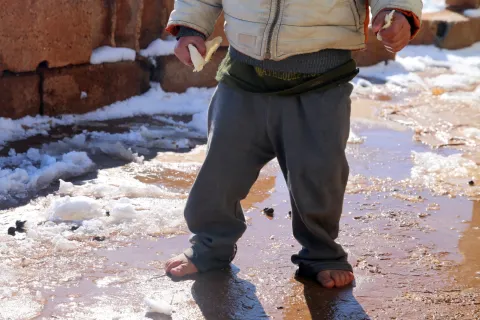 Video of a Syrian Girl Shaking in Snow Storm Goes Viral