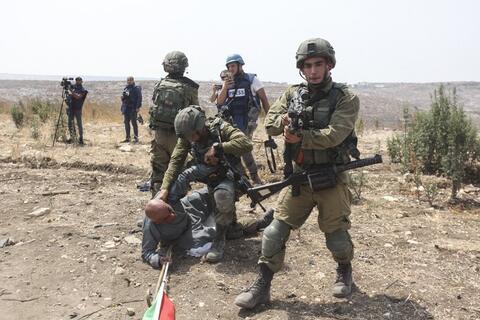 وفاة ثمانيني فلسطيني بعد تعذيبه من قبل جنود الاحتلال