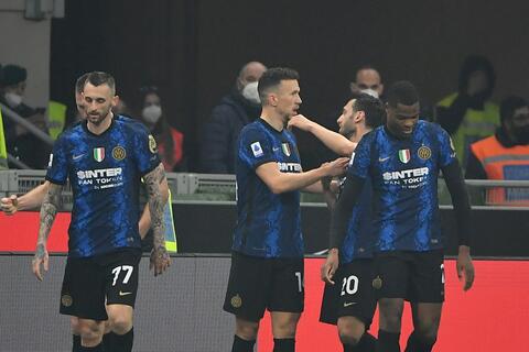 تشكيلة إنتر ميلان المتوقعة أمام روما اليوم في كأس إيطاليا