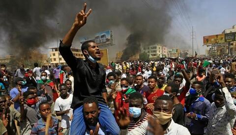 دخول 100 معتقل في إضراب مفتوح عن الطعام بالسودان