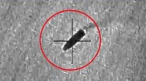 تدمير زورق مفخخ تابع للحوثيين جنوبي البحر الأحمر