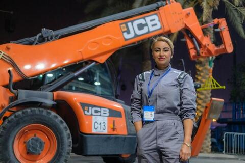 Meet The First Saudi Female Crane Driver!