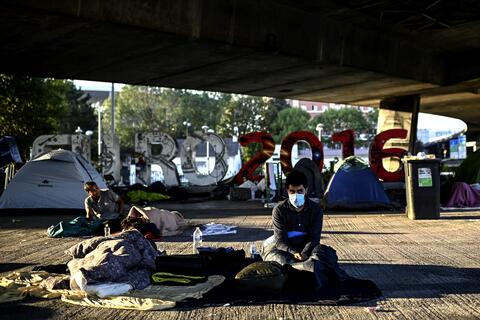 UK Halts Free Medication, Toiletries for Afghan Asylum Seekers