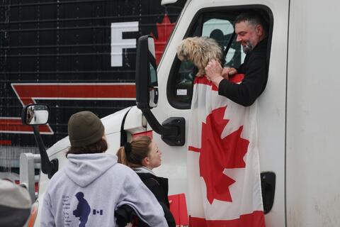 Canada Truck Driver Beaten by Police 