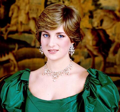 بالرغم من توّسلات الأمير ويليام .. مسلسل The Crown سيبّث حلقة كاملة عن مقابلة الاميرة ديانا مع بشير!